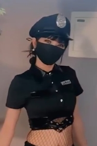 女警逮捕令